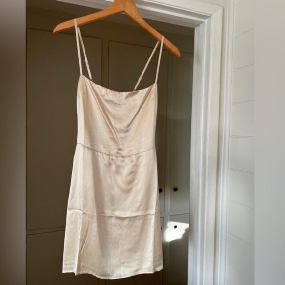NWT Reformation Kosta 100% Silk Mini Dress in Almond Size 6 - Picture 2 of 5